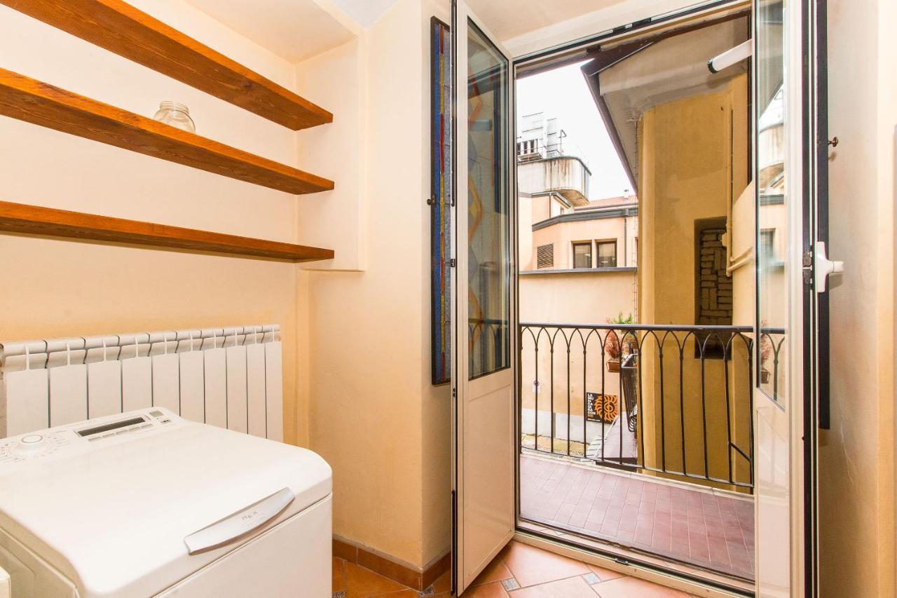Porta Nuova Central Flat With Balcony Торино Екстериор снимка