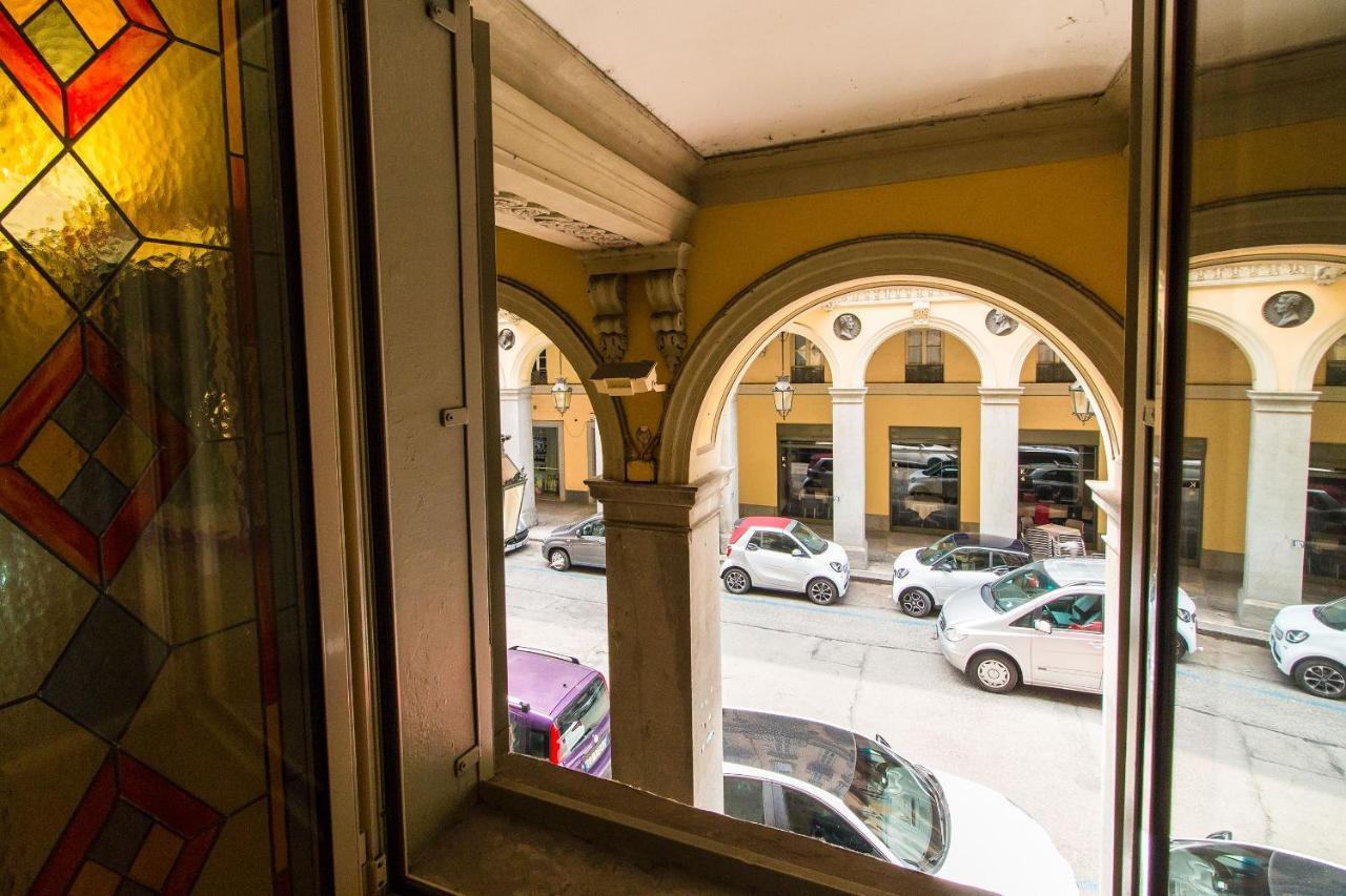Porta Nuova Central Flat With Balcony Торино Екстериор снимка